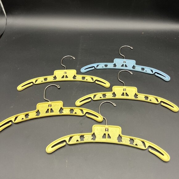 5 Vintage Children's Hangers 4 yellow 1 Blue Humpty Dumpty - Picture 4 of 5